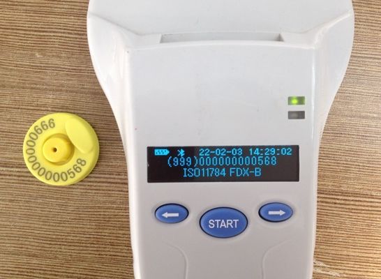 Scanner de microchip de animais portátil e dispositivo criado para em clínicas de animais abrigos e organizações de resgate que exigem digitalização de identidade